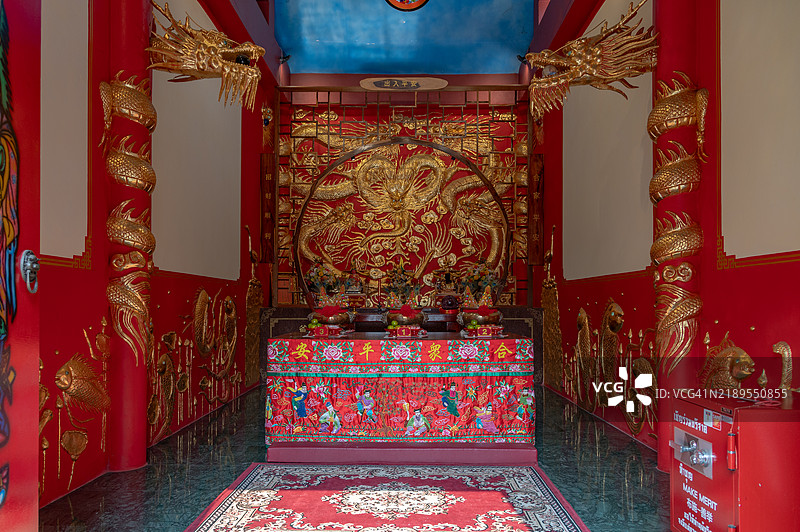 供奉于余赤公和秦叔宝的神社内部图片素材