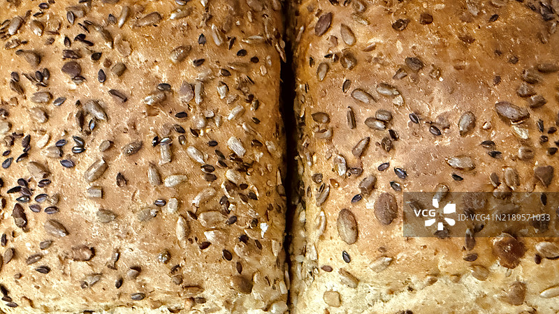 高纤维种子面包特写（俯视图）图片素材