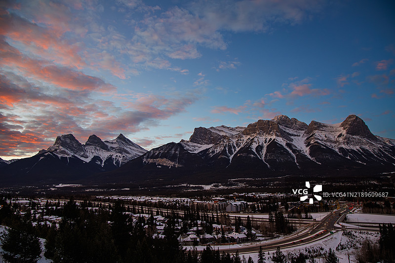 加拿大阿尔伯塔省的坎莫尔镇图片素材