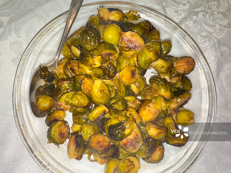 平底锅炖布鲁塞尔芽菜图片素材