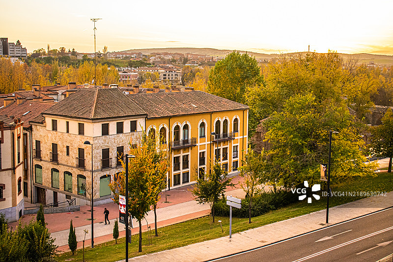 西班牙萨拉曼卡。城市及其建筑的全景。图片素材