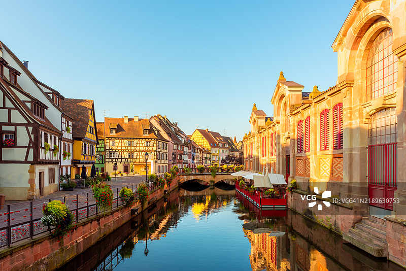 法国阿尔萨斯的科尔马历史小镇图片素材