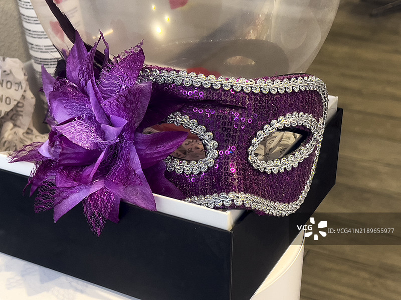 紫色的狂欢节面具图片素材