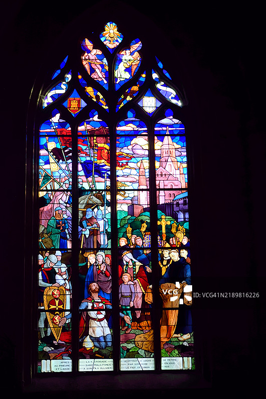 哥特式彩色玻璃窗图片素材