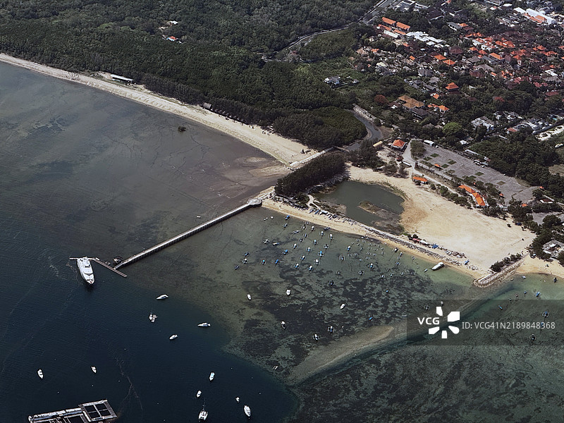 印度尼西亚巴厘岛的沙努尔码头鸟瞰图图片素材