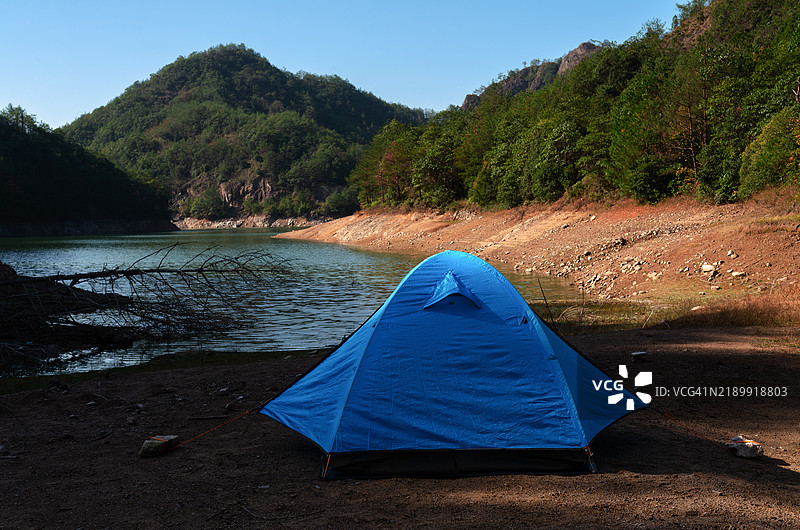 荒野探险露营图片素材