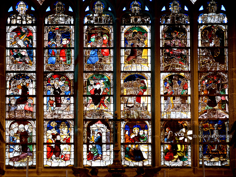 圣罗南教堂的哥特式彩色玻璃窗，洛克罗南图片素材