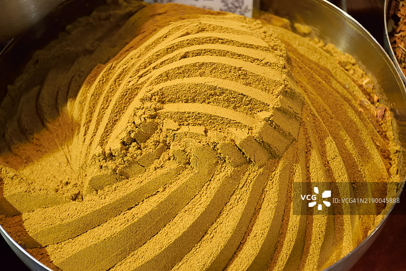 商店里出售的大宗香料图片素材