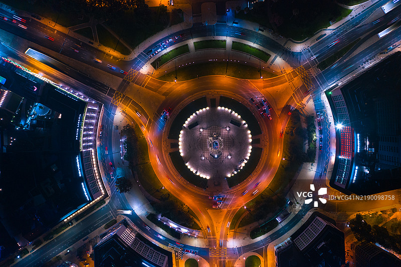 从上方俯瞰庞巴尔侯爵广场的无人机视角图片素材