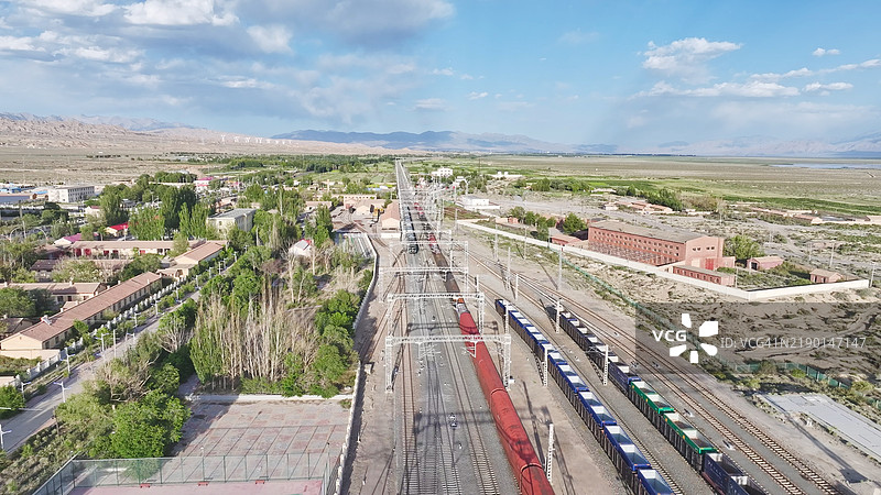 可可铁路站，可可盐湖，可可镇，乌兰县，海西，青海，中国，亚洲。柴达木盆地。一带一路。图片素材