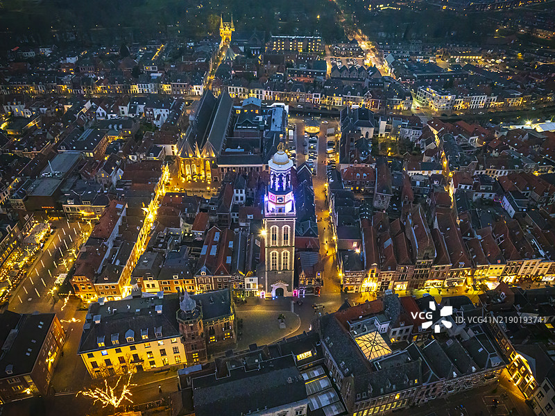 冬季傍晚的坎彭新塔图片素材