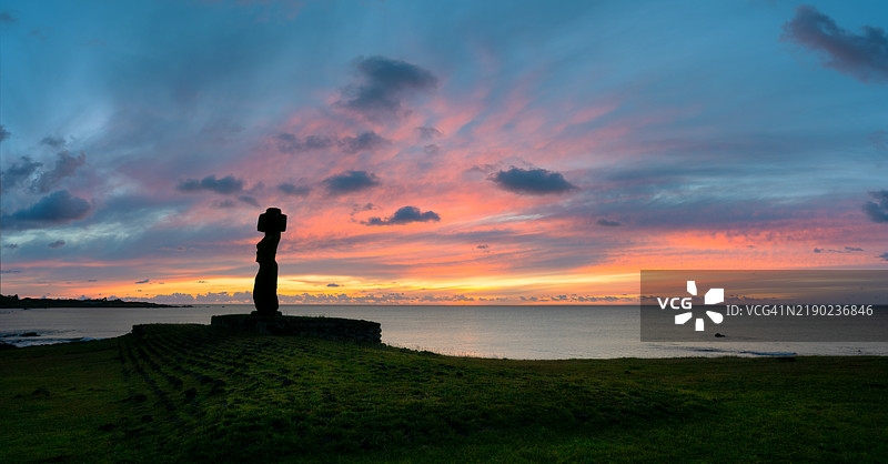复活节岛上阿胡·科·特·里库的日落图片素材
