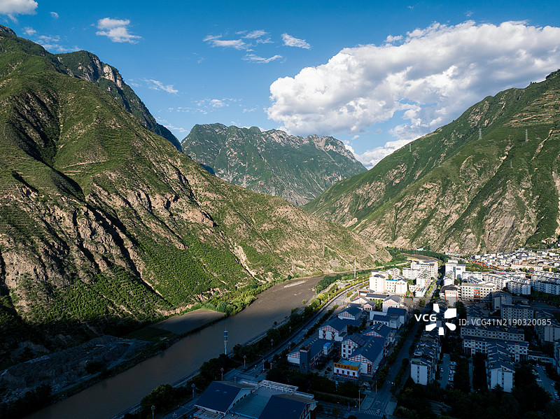 甘肃省甘南藏族自治州舟曲县的空中风景图片素材