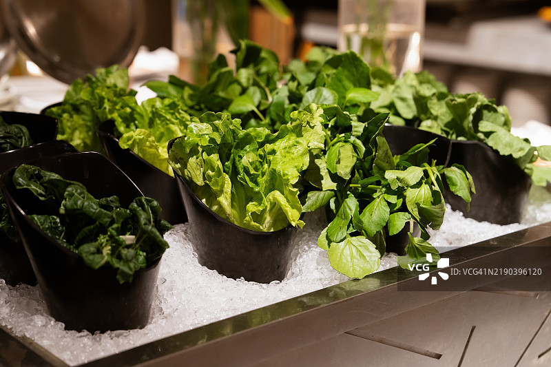 新鲜的绿色蔬菜。图片素材