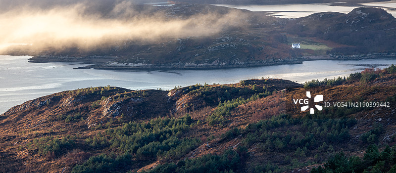 小岛上的小房子，位于托里登湖上图片素材