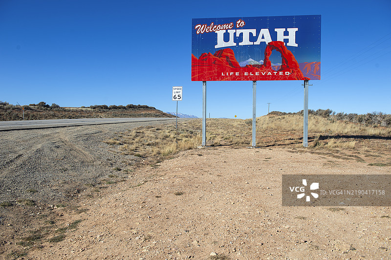 美国191号公路和犹他州欢迎标志图片素材