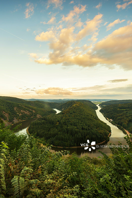 旅行目的地：梅特拉赫的萨尔河大弯（也称为“萨尔河大弯”）（德国/萨尔州）图片素材