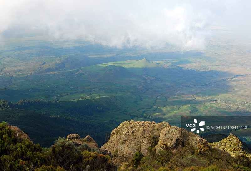 梅鲁山的草原风光图片素材