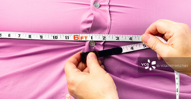 腰围72英寸的肥胖男性图片素材