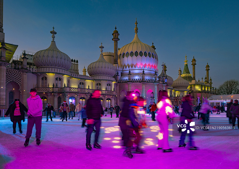 英格兰布莱顿皇家亭的圣诞滑冰活动图片素材
