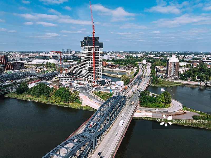 德国汉堡水上城市发展和桥梁的鸟瞰图图片素材