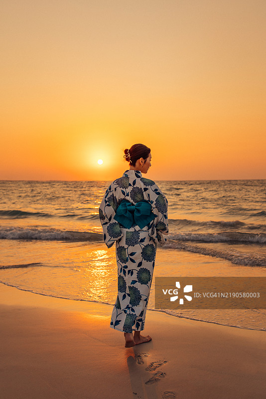 向太阳的宁静告别图片素材