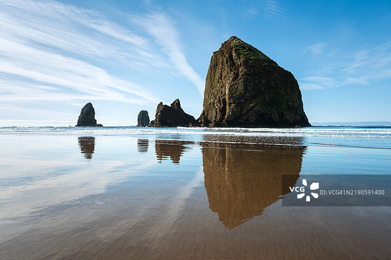 俄勒冈州炮台海滩的海洋与天空的美丽景色图片素材