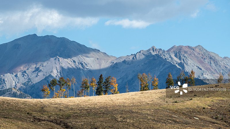 科罗拉多州特柳赖德的雪山美景与天空相映成趣图片素材