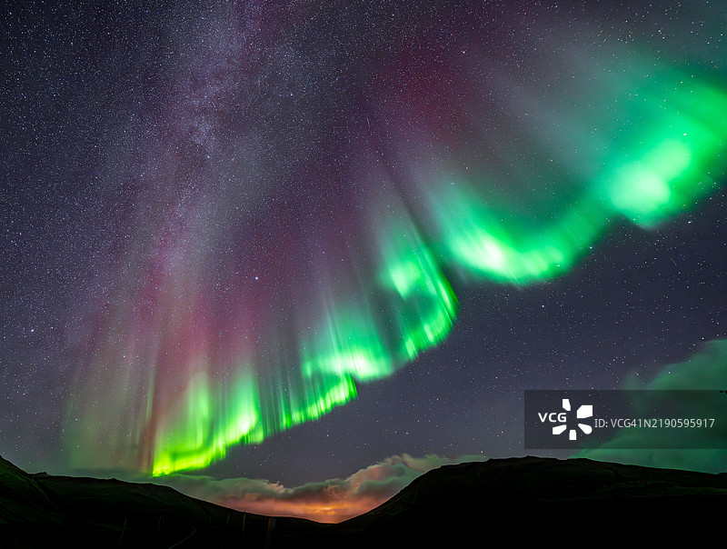 夜空的低角度视图图片素材