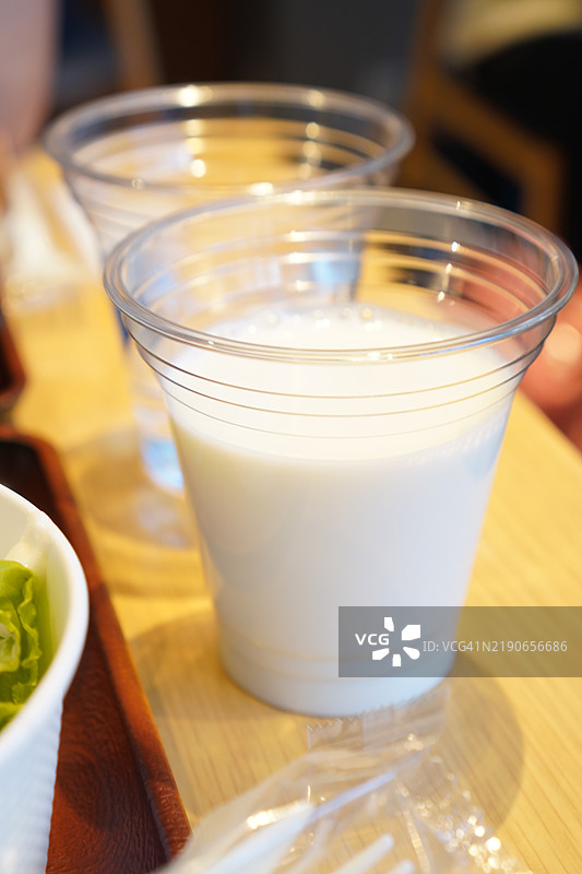 新鲜牛奶图片素材