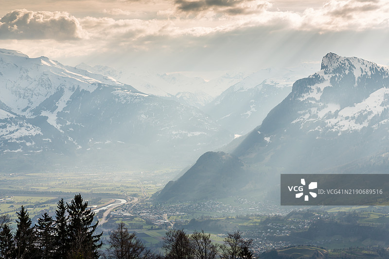 阿尔卑斯山脚下的列支敦士登国家图片素材