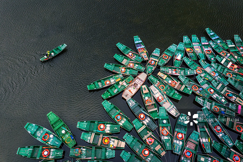 潭谷的游船图片素材