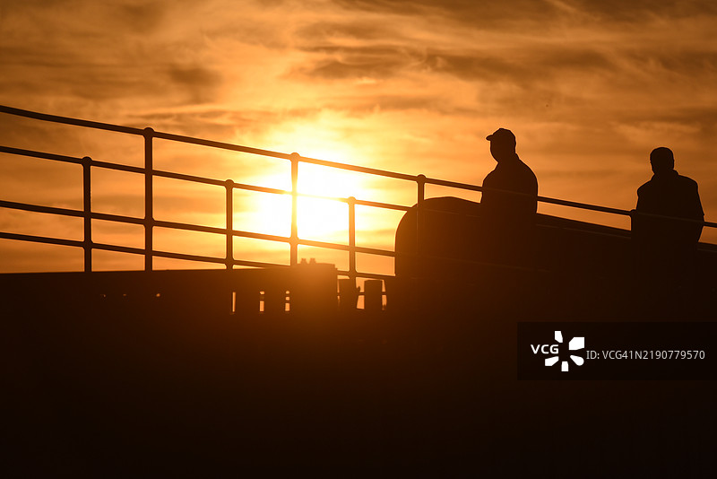 犀牛保护区的护林员图片素材