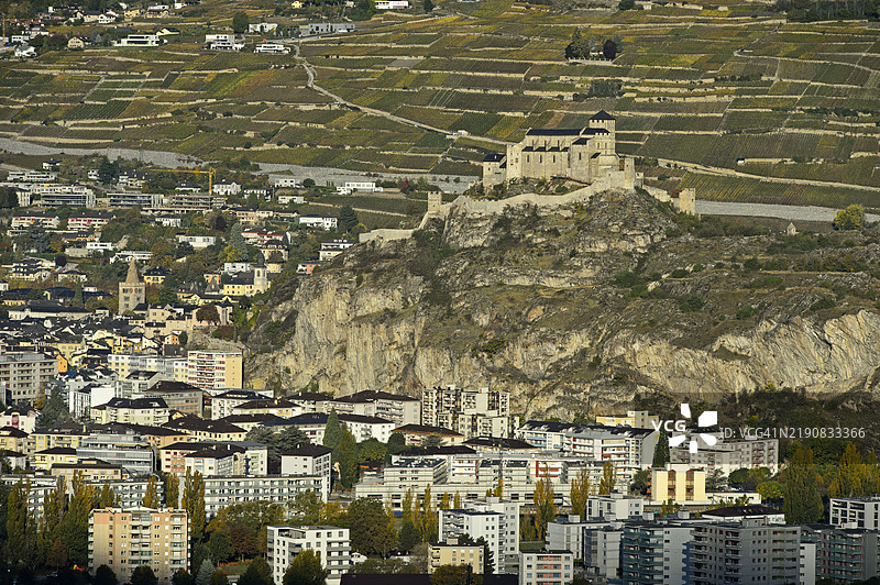 瓦莱尔圣母教堂，位于瑞士瓦莱州锡永市锡永镇的瓦莱尔山上图片素材
