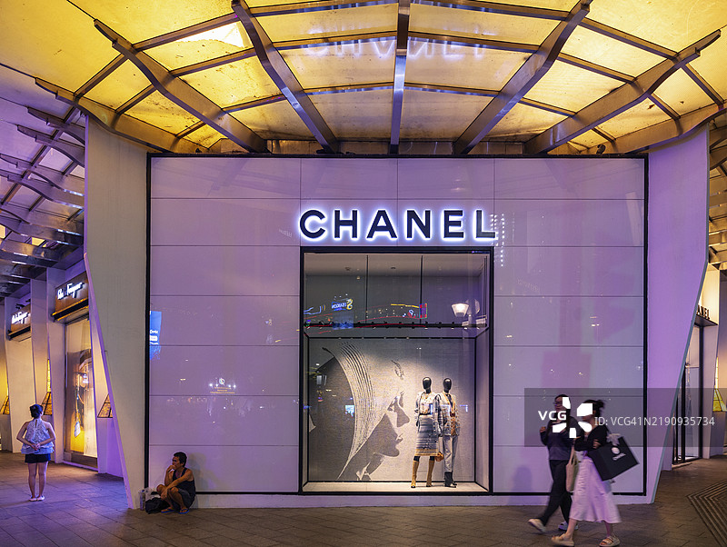 越南胡志明市胡志明广场的香奈儿商店。图片素材