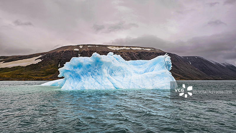 漂浮的冰山，沙丘港，德文岛，努纳武特，加拿大北极，加拿大，北美图片素材