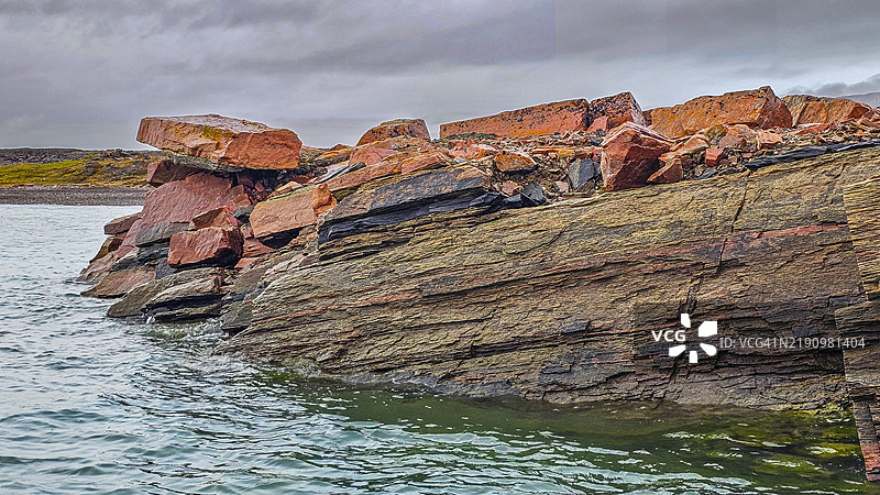 非常古老的岩石形成，沙丘港，德文岛，努纳武特，加拿大北极，加拿大，北美图片素材