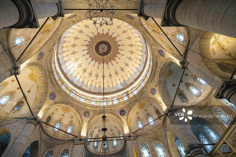 伊斯坦布尔艾尤普清真寺的天花板，土耳其，欧洲图片素材