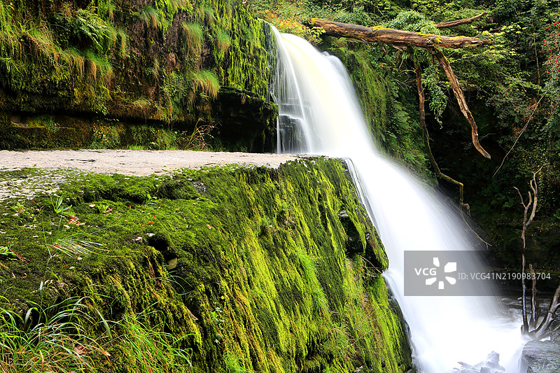 克伦温瀑布，伊斯特拉德费尔特，布雷肯比肯斯，波威斯，威尔士，联合王国，欧洲图片素材