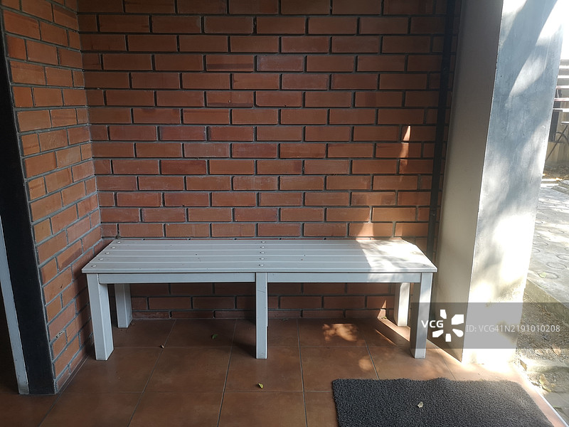 白色木长椅图片素材