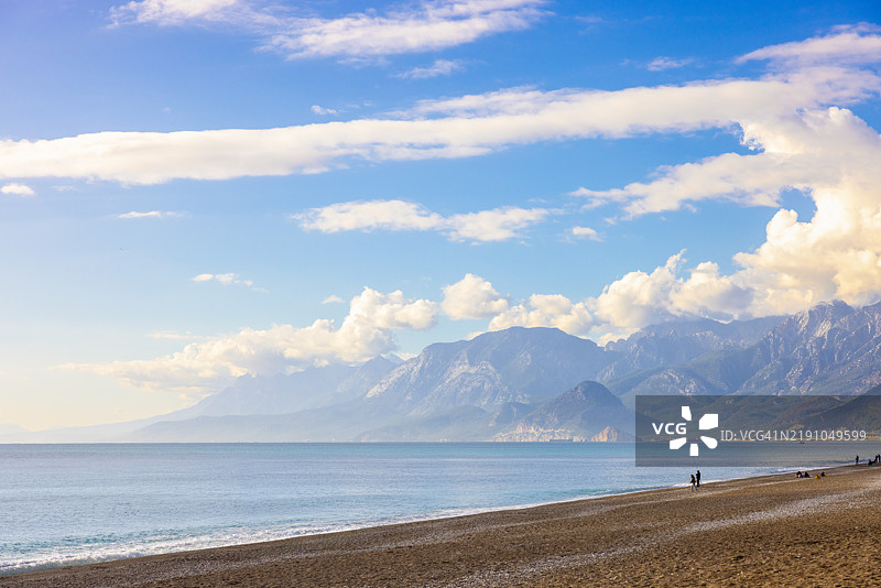 安塔利亚孔亚尔提海滩的远景图片素材