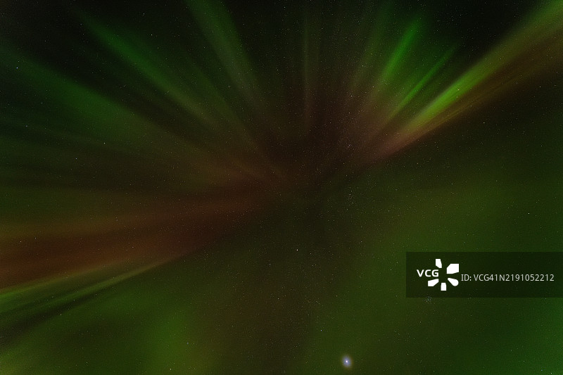 北极光 - 萤火虫 - 挪威洛弗敦群岛的极光图片素材