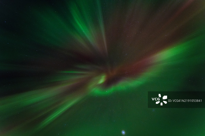 北极光 - 萤火虫 - 挪威洛弗敦群岛的极光图片素材