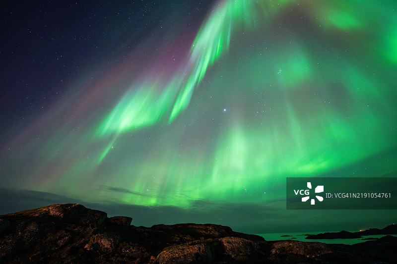 北极光 - 萤火虫 - 挪威洛弗敦群岛的极光图片素材
