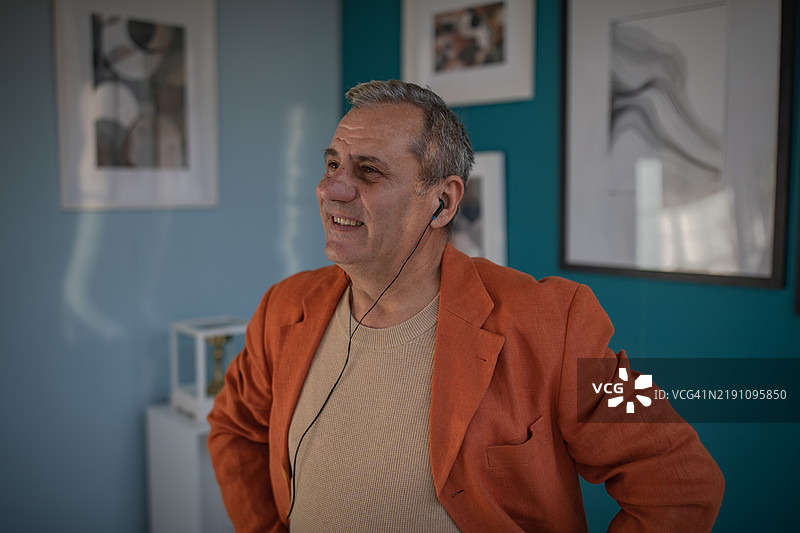 现代摄影画廊的经理/访客图片素材