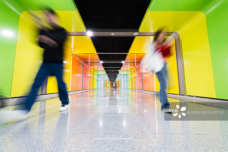 地铁站的延时摄影图片素材