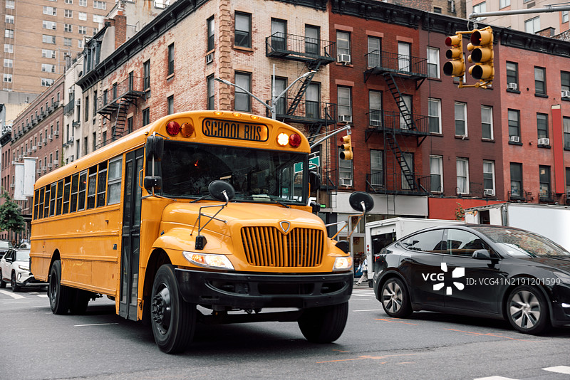 纽约市的一辆典型黄色校车图片素材