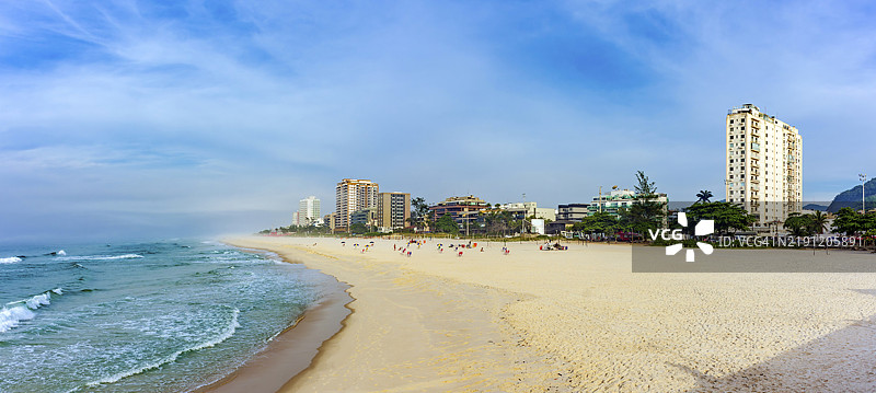Morning at Barra da Tijuca beach, one of the most famous in the city of Rio de Janeiro with its buildings facing the sea Rio de Janeiro, Barra da Tijuca, RJ, Brazil, South America图片素材