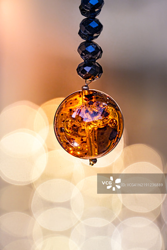 墙上挂着的装饰特写图片素材