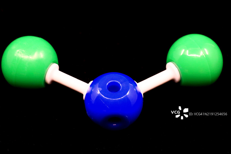 H2O（水）分子结构模型图片素材